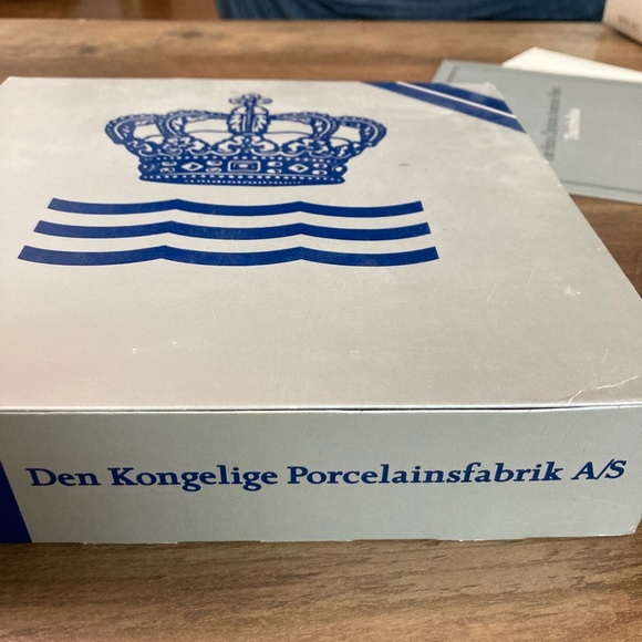 Vintage The Little Match Girl Decorative Plate - Picture 7 of 7